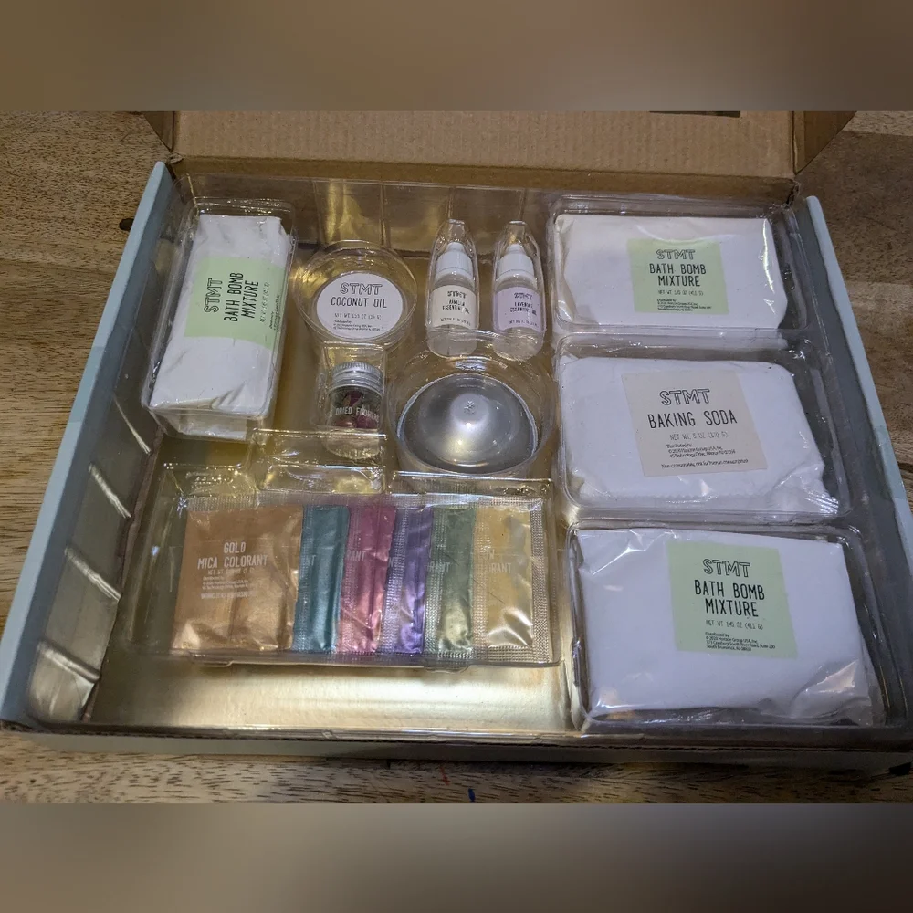 NWT STMT DIY Bath bomb making kit Pink Yellow
